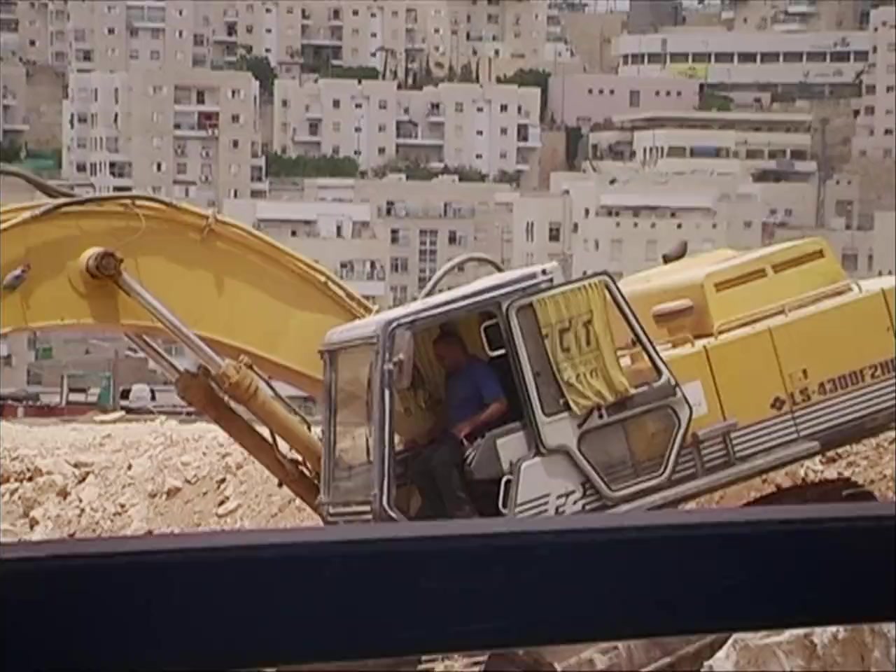 Five Broken Cameras screenshot 3