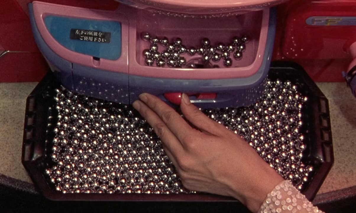 8 ½ Women screenshot 2