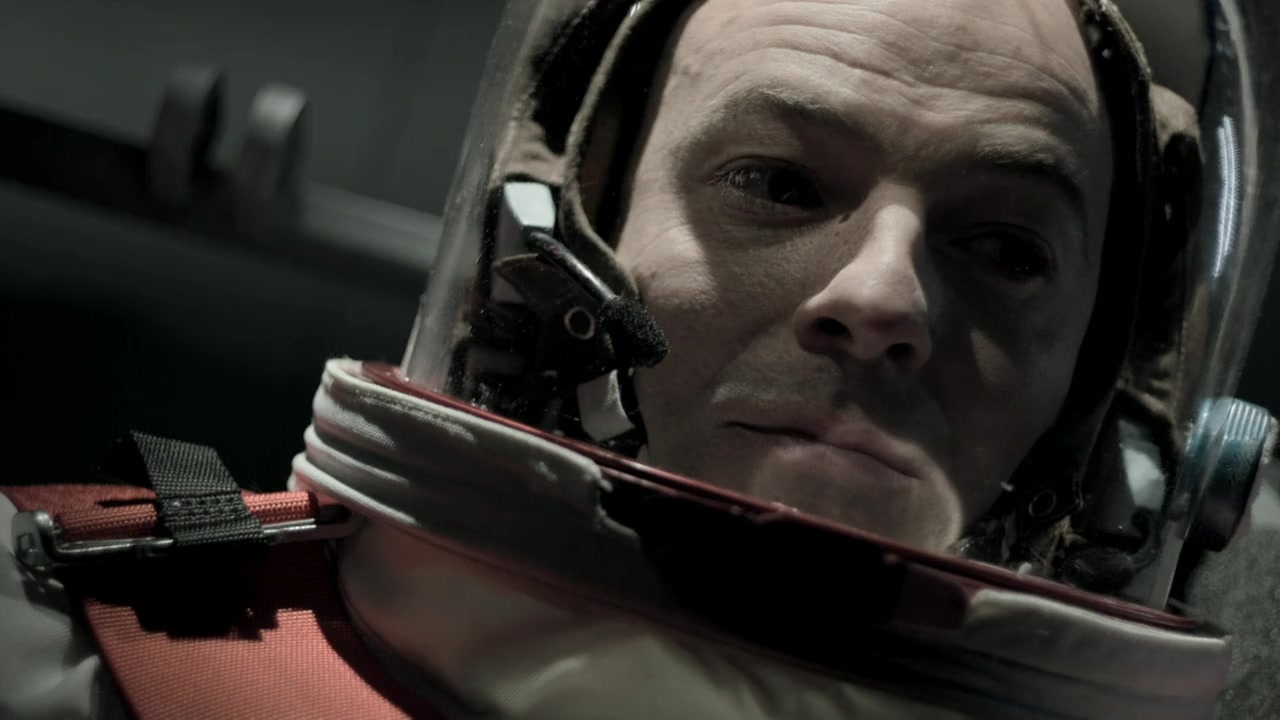 8 Days: To the Moon and Back screenshot 1