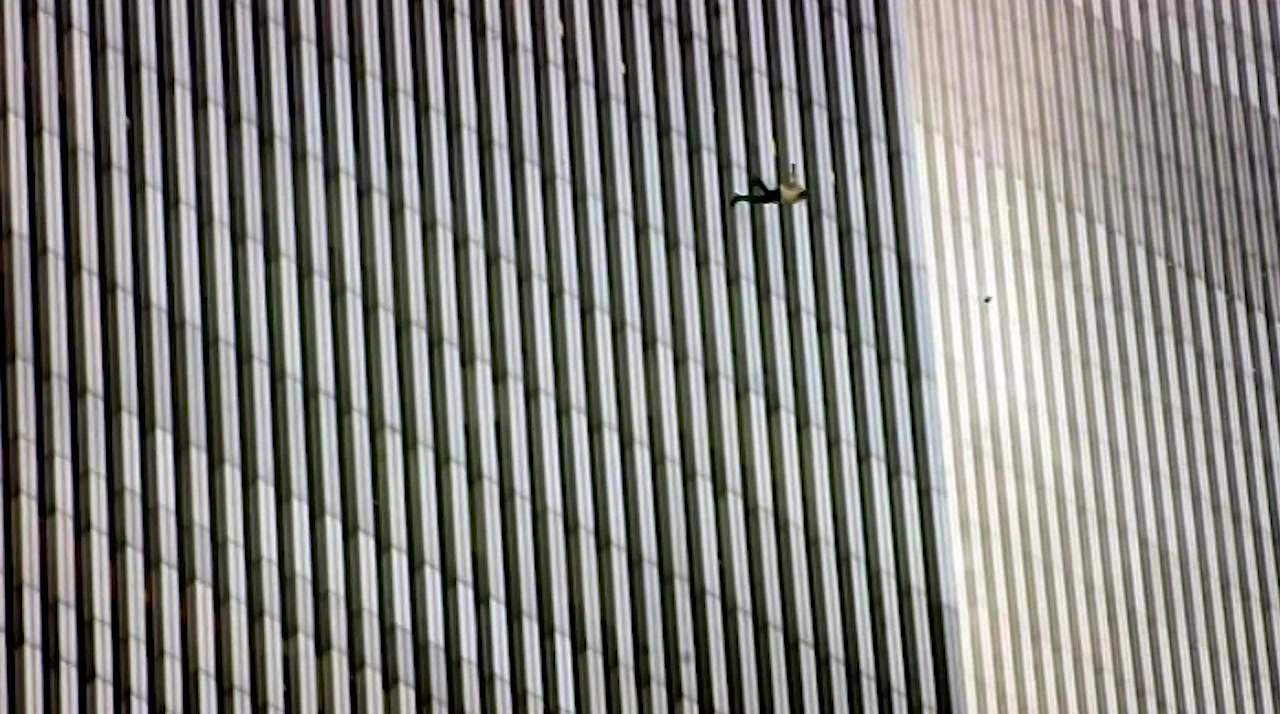 9/11: The Falling Man screenshot 1