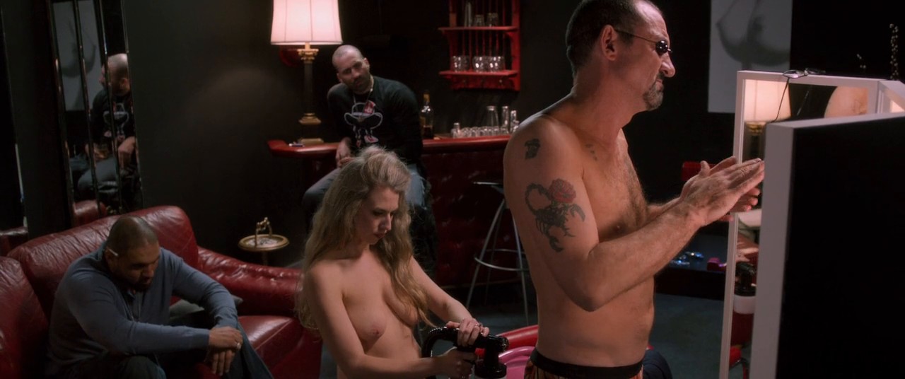 By the Gun screenshot 2