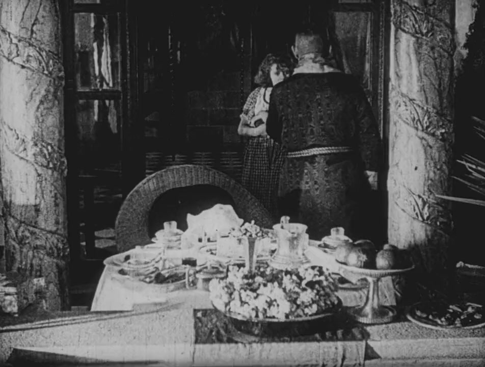 Foolish Wives screenshot 2