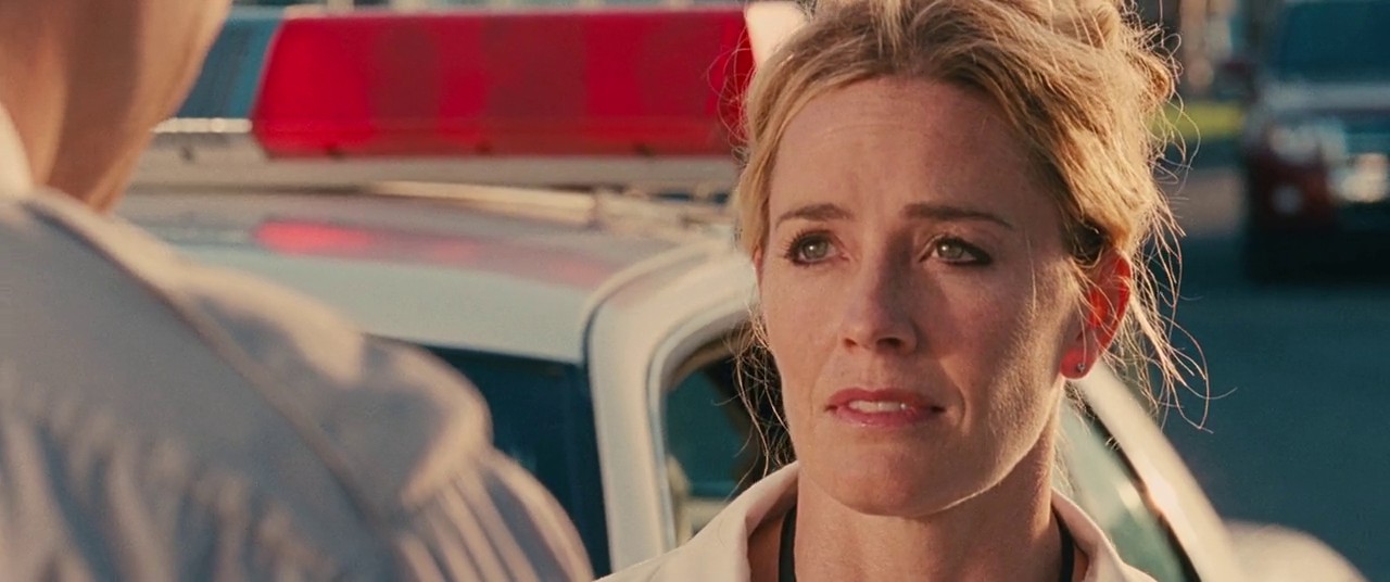 House at the End of the Street screenshot 2