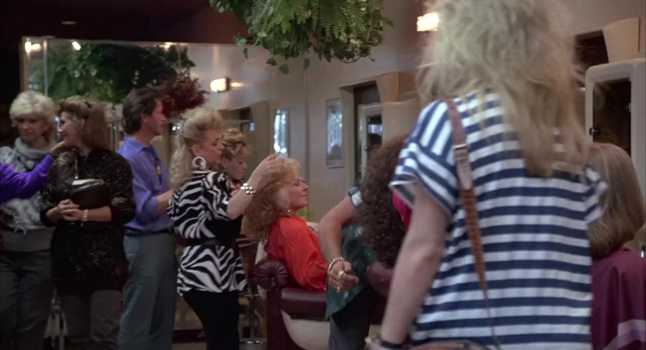 Married to the Mob screenshot 3
