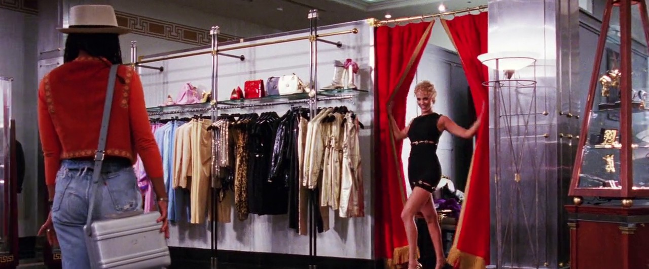 Showgirls screenshot 2