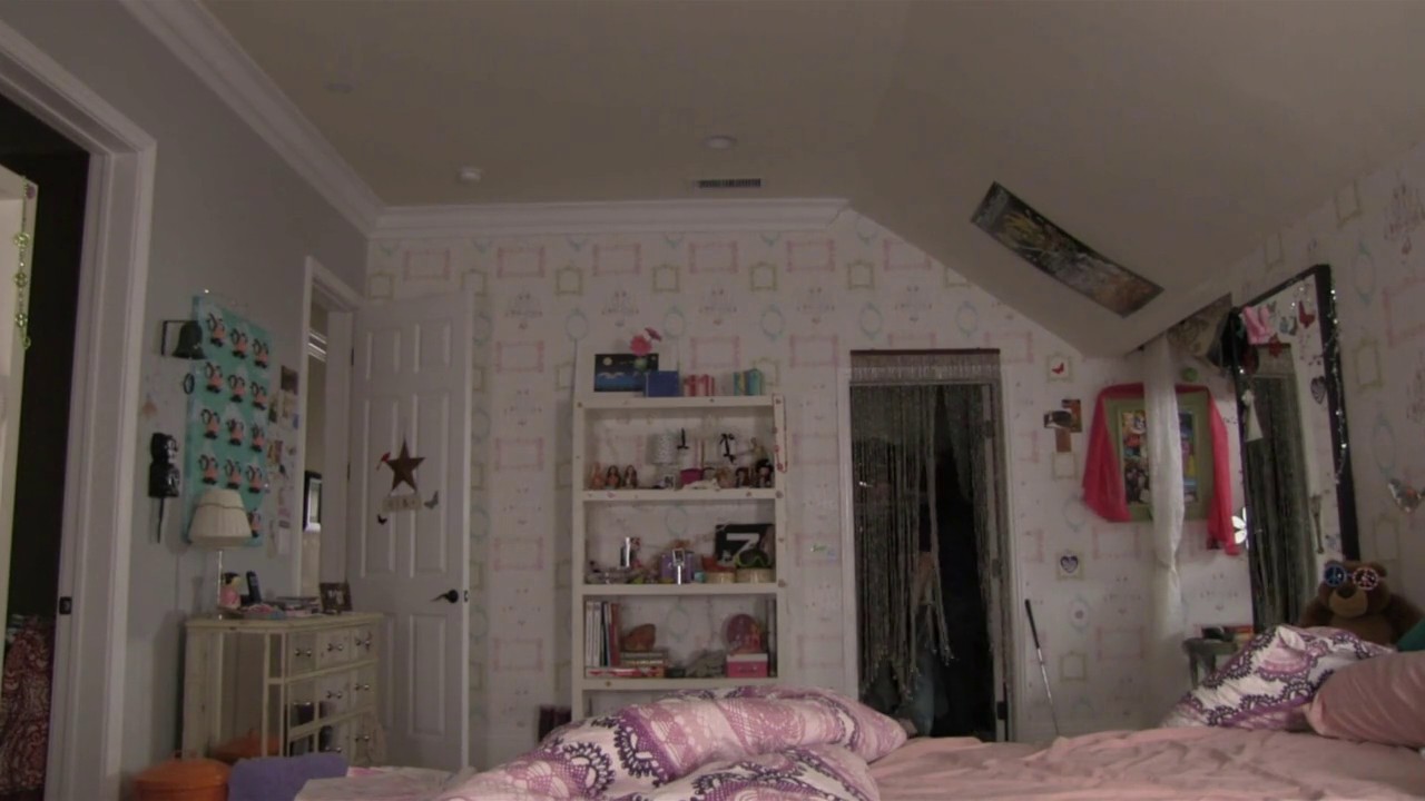 Paranormal Activity 4 screenshot 3