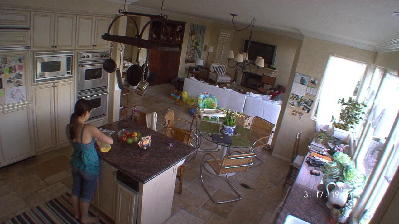 Paranormal Activity 2 screenshot 1