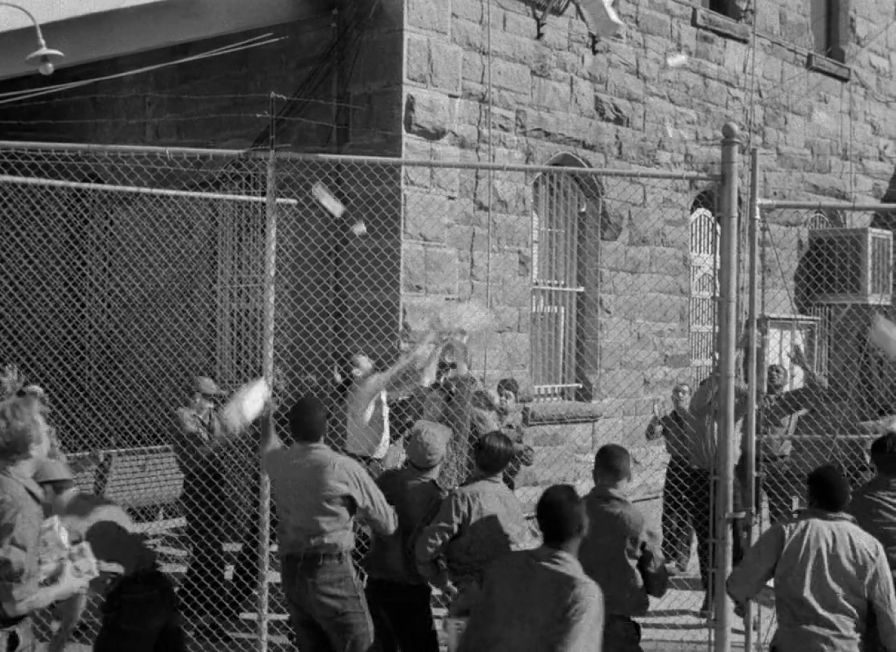 Riot in Cell Block 11 screenshot 1