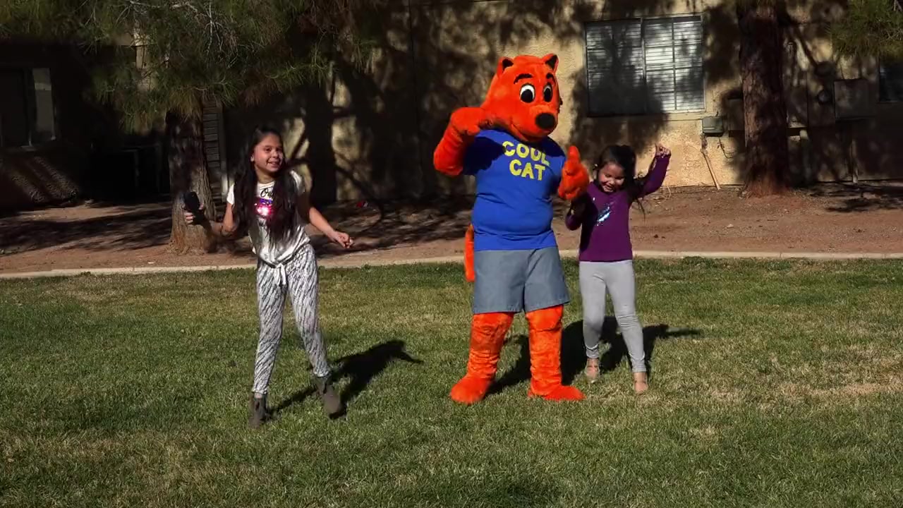 Cool Cat vs Dirty Dog: The Virus Wars screenshot 2