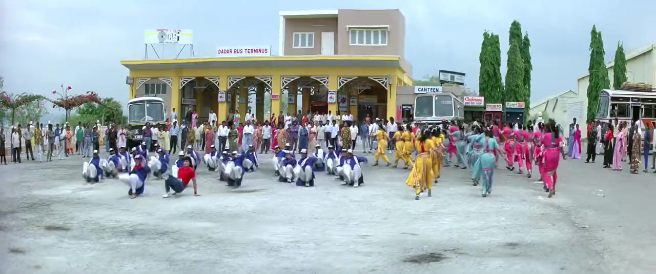 Coolie No. 1 screenshot 1