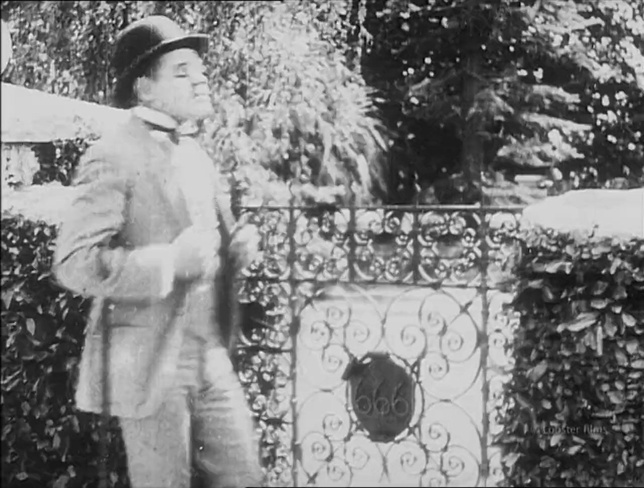 Caught in a Cabaret screenshot 1