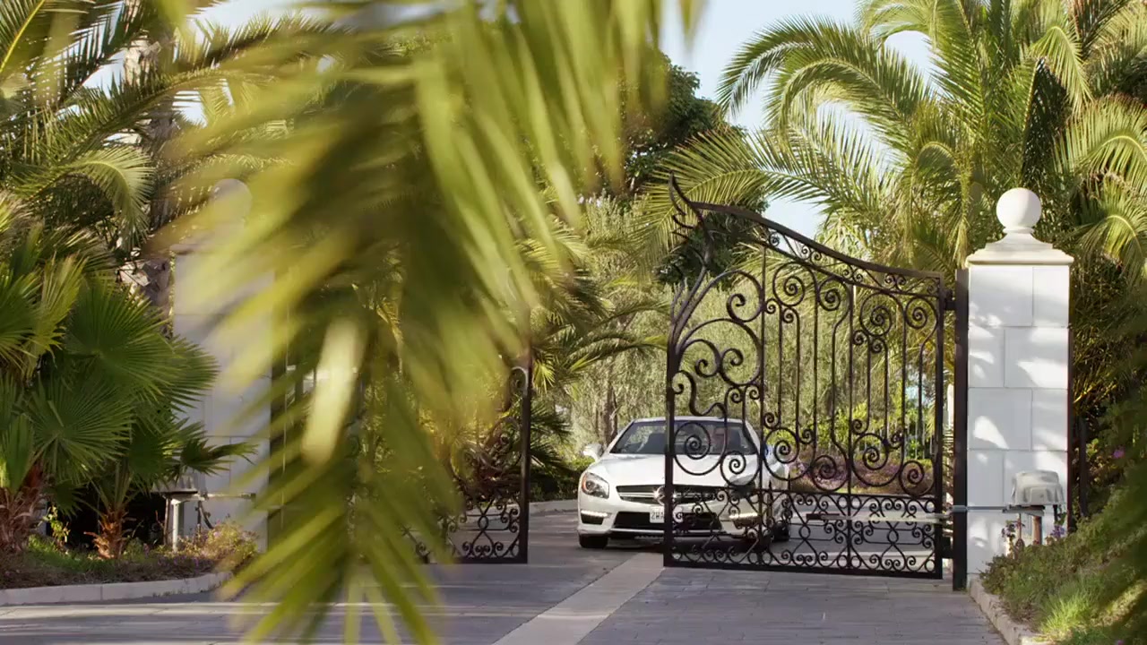 Can't Buy My Love screenshot 1