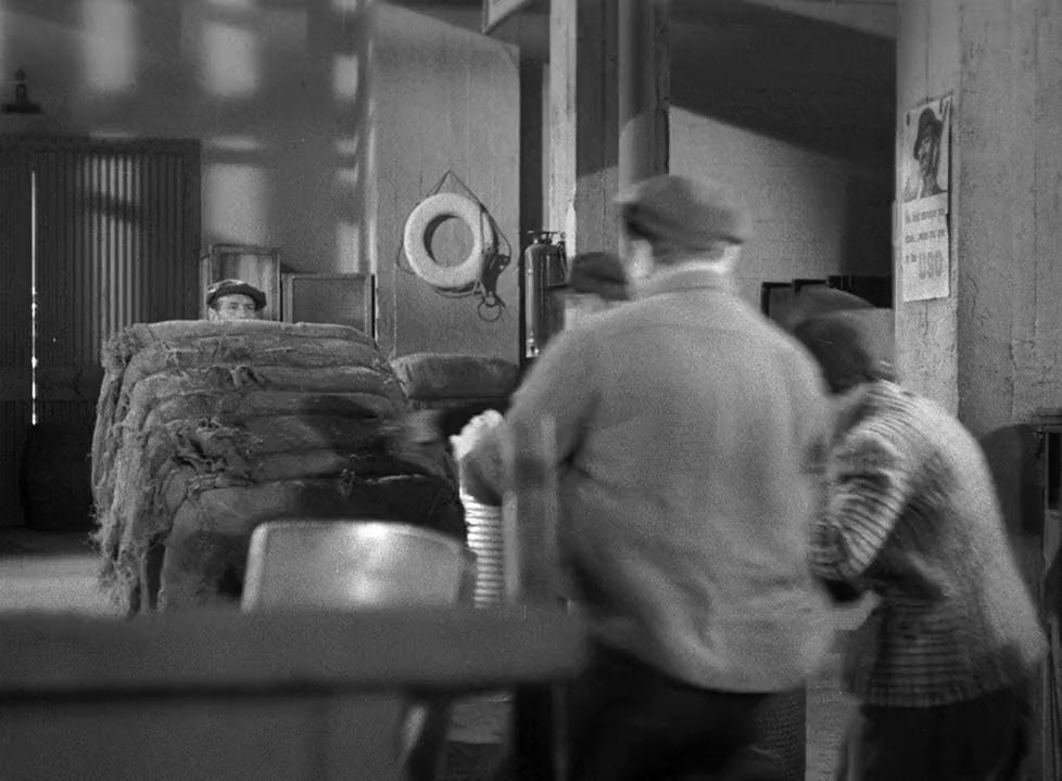 Captive Wild Woman screenshot 3