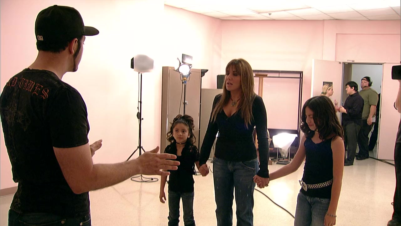 Carlos Oscar: Life Is Crazy Good screenshot 1
