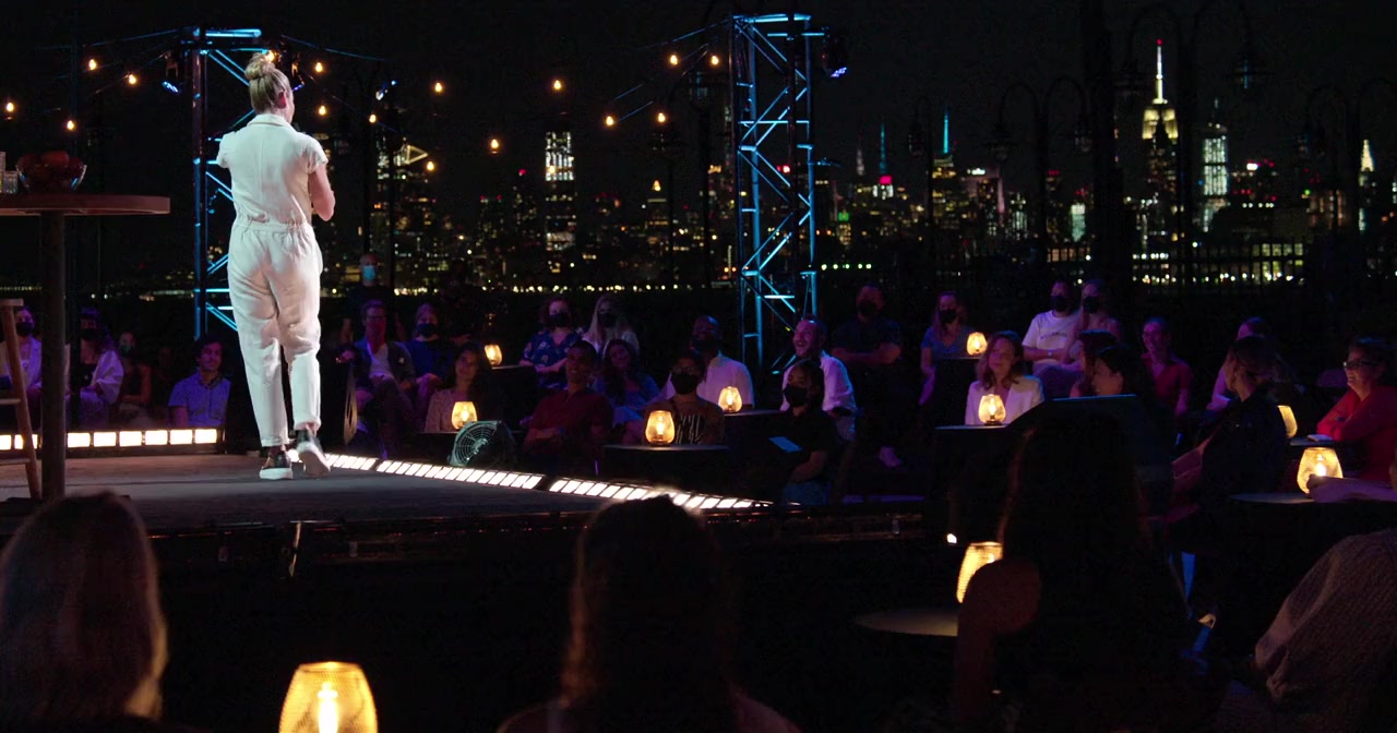 Chelsea Handler: Evolution screenshot 1