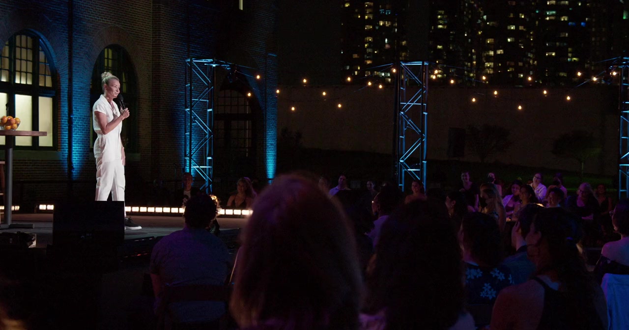 Chelsea Handler: Evolution screenshot 2