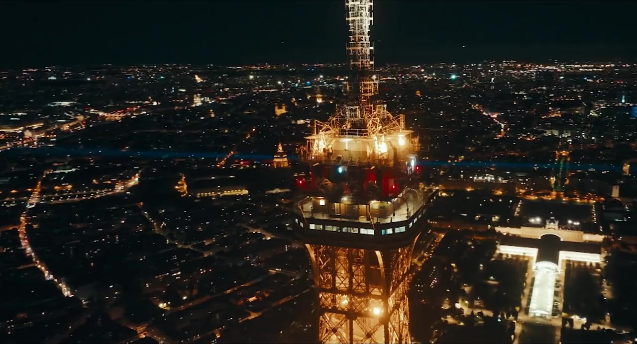 Christina Aguilera: Christmas in Paris screenshot 1