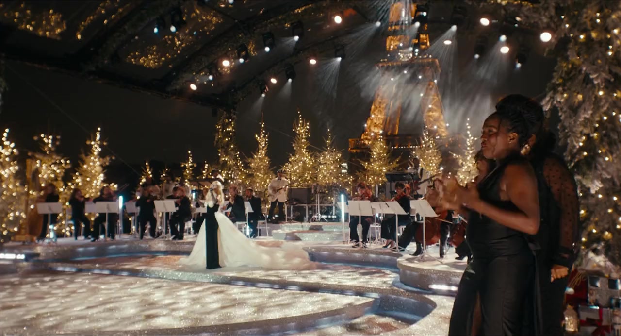 Christina Aguilera: Christmas in Paris screenshot 2