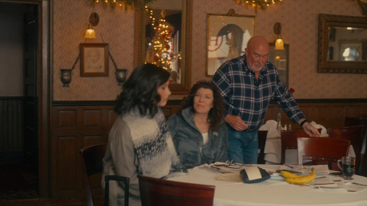 Christmas at the Holly Hotel screenshot 1