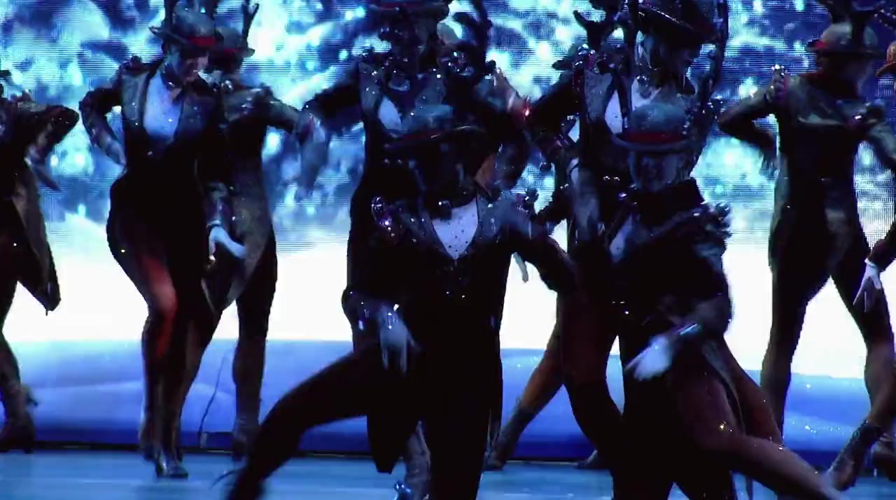 Christmas Spectacular Starring the Radio City Rockettes - At Home Holiday Special screenshot 2