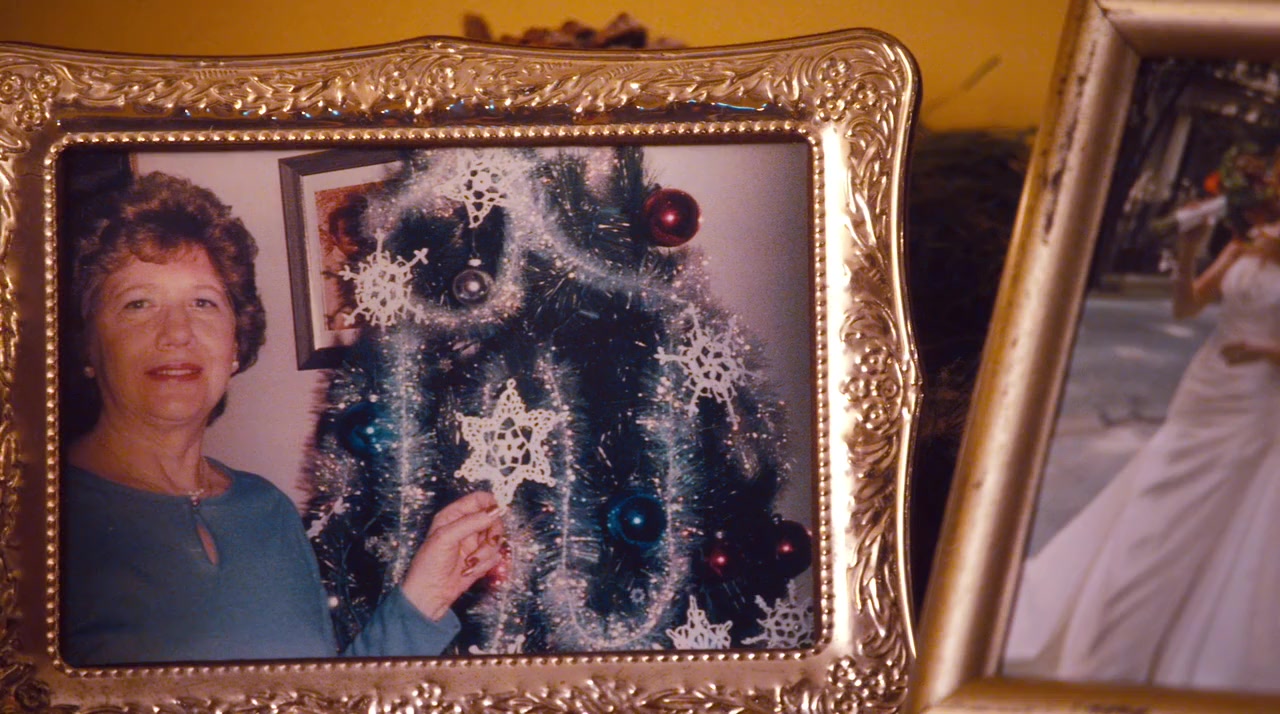 Christmas with the Karountzoses screenshot 1