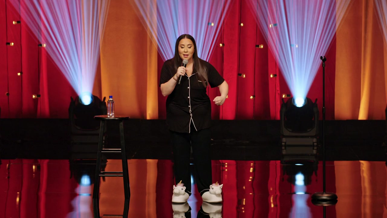 Claudia Oshry: Disgraced Queen screenshot 2