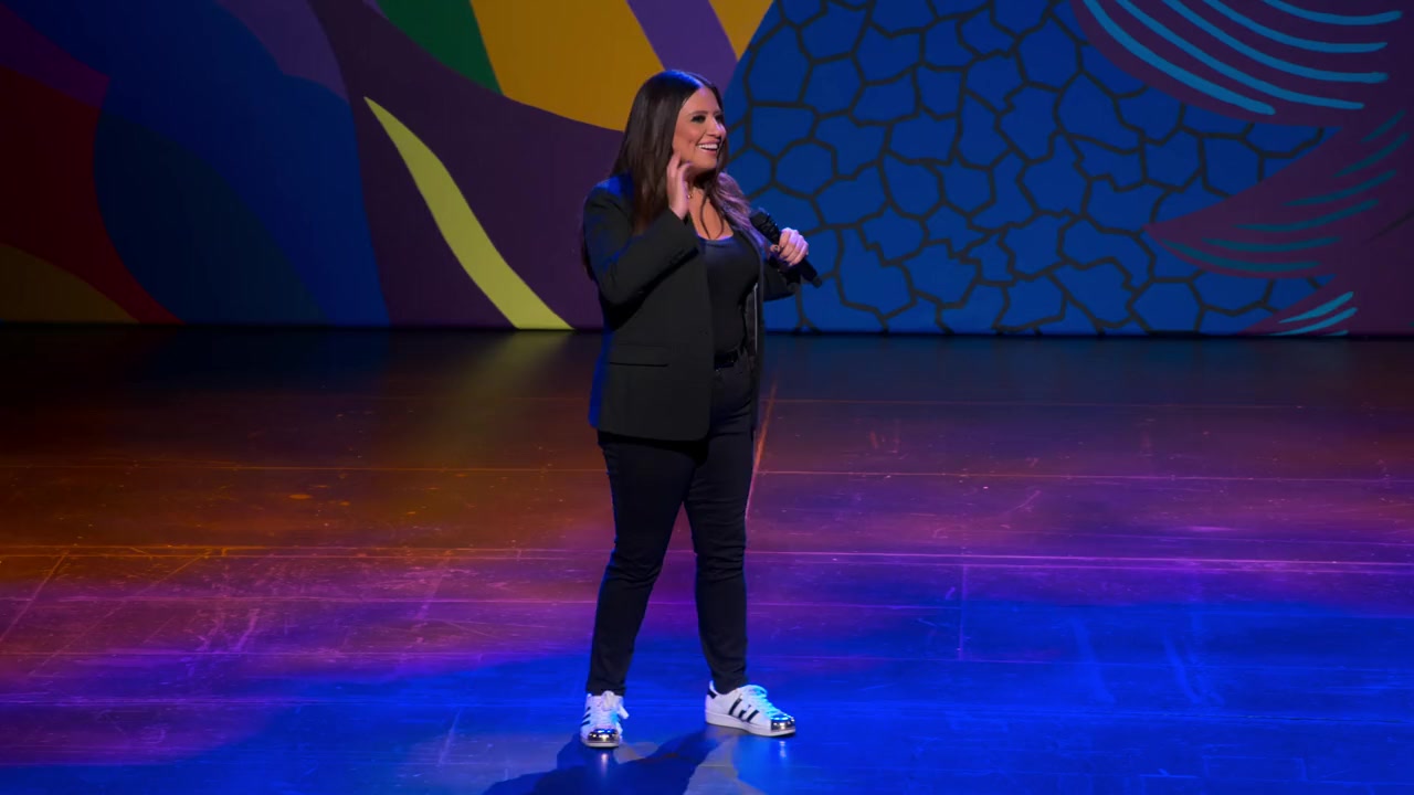 Cristela Alonzo: Middle Classy screenshot 2
