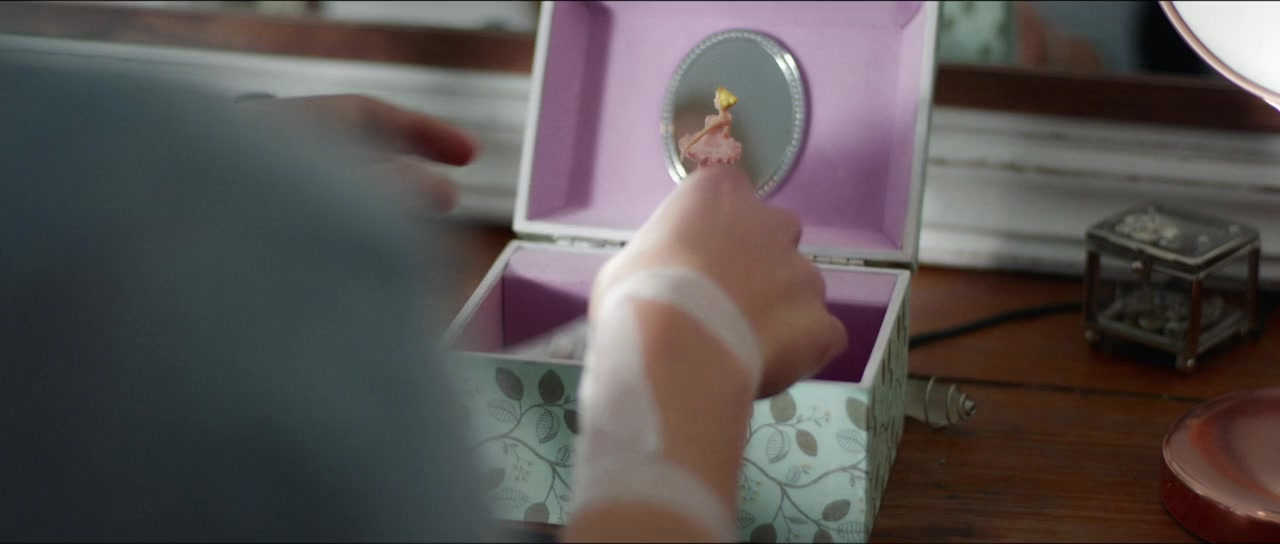 Cut-Out Girls screenshot 3