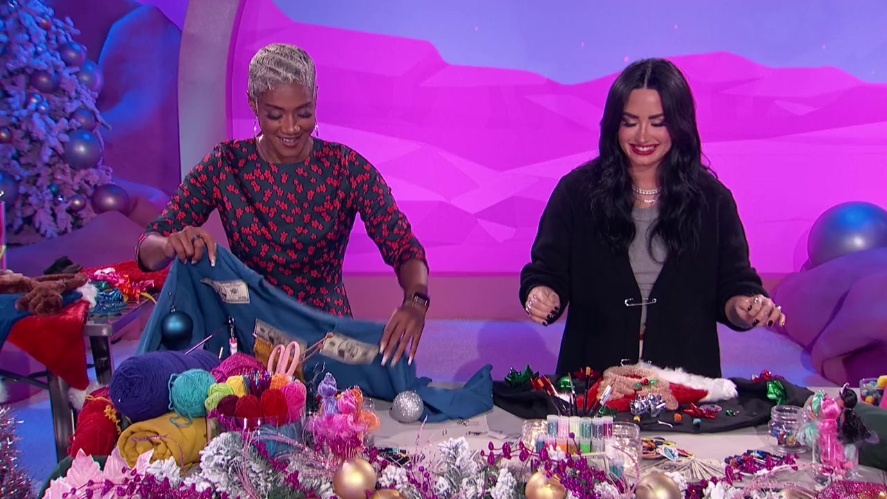 A Very Demi Holiday Special screenshot 3