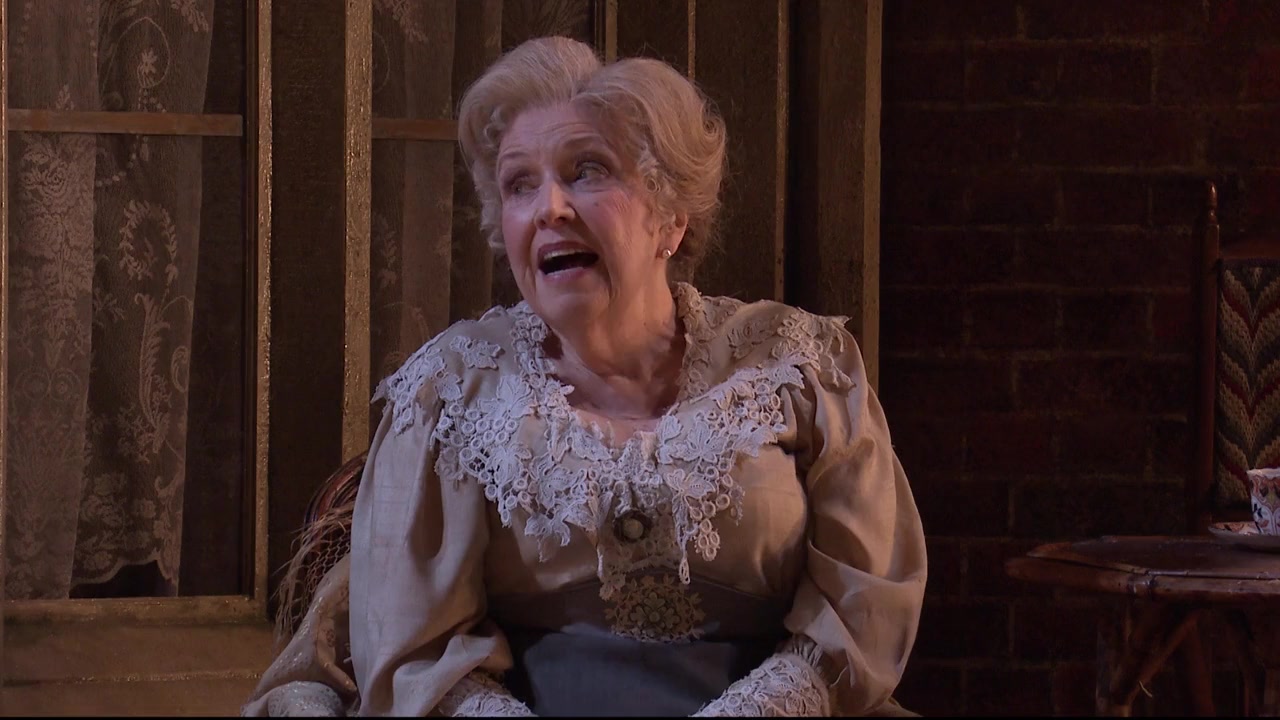 A Woman of No Importance screenshot 1