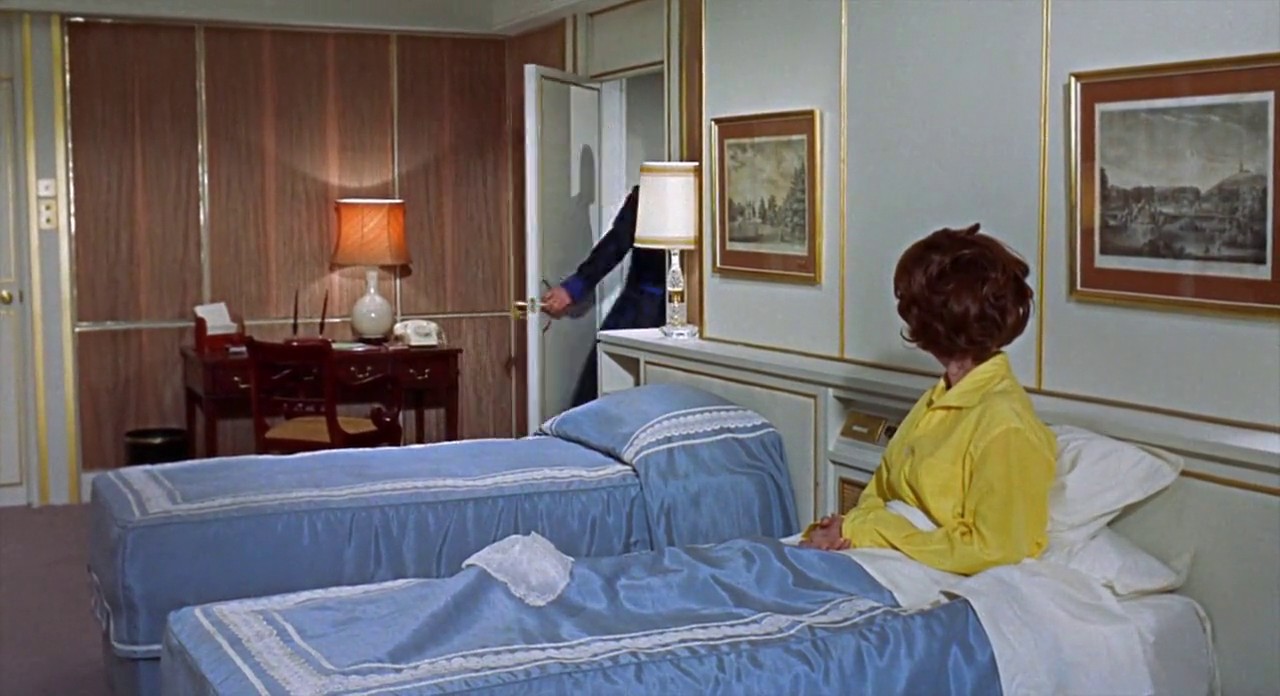 A Countess from Hong Kong screenshot 2