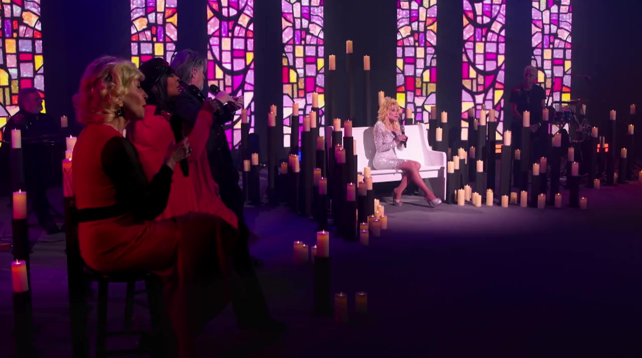 A Holly Dolly Christmas screenshot 2