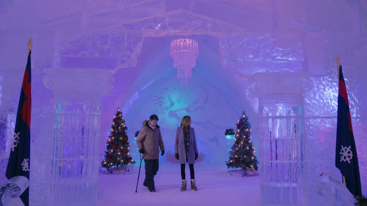 A Royal Christmas Crush screenshot 3