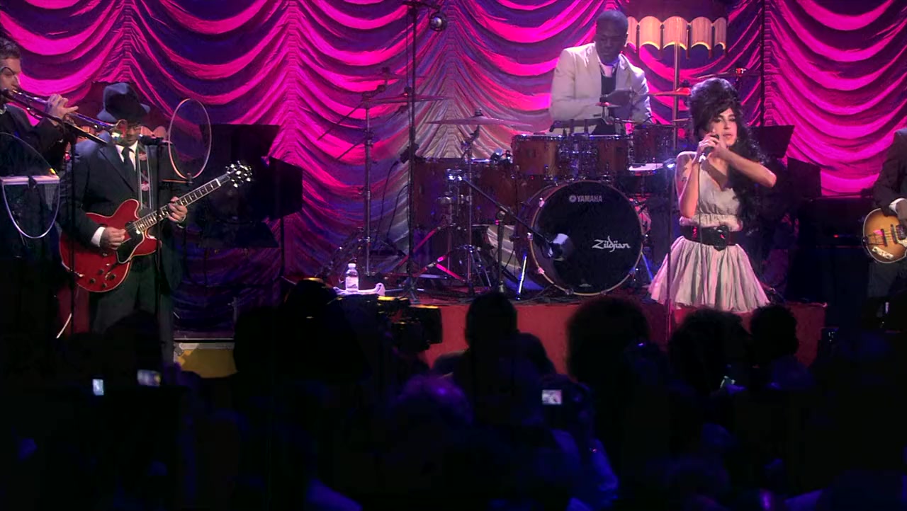 Amy Winehouse: I Told You I Was Trouble (Live in London) screenshot 1