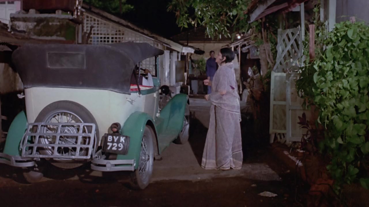 Amar Akbar Anthony screenshot 3