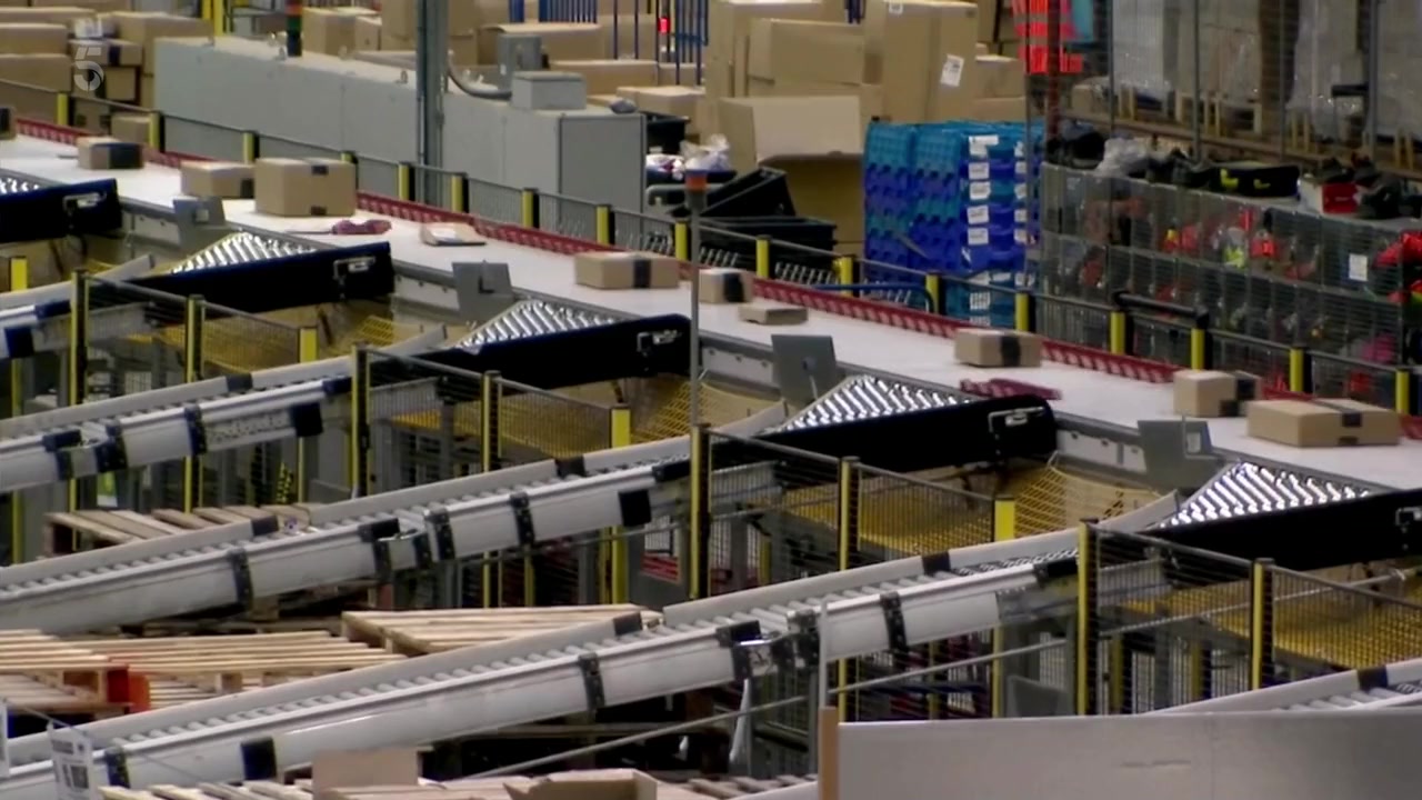 Amazon: How Do They Really Do It? screenshot 2