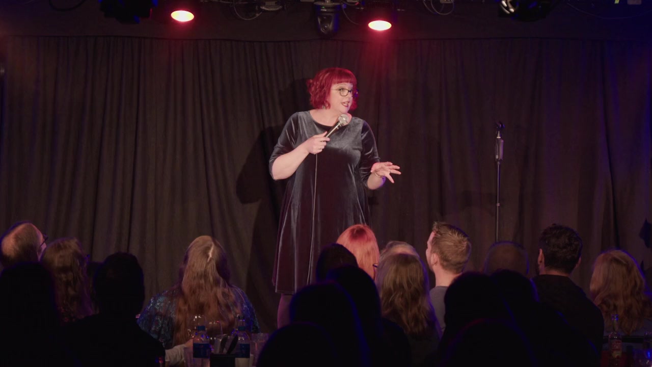 Angela Barnes: Hot Mess screenshot 1