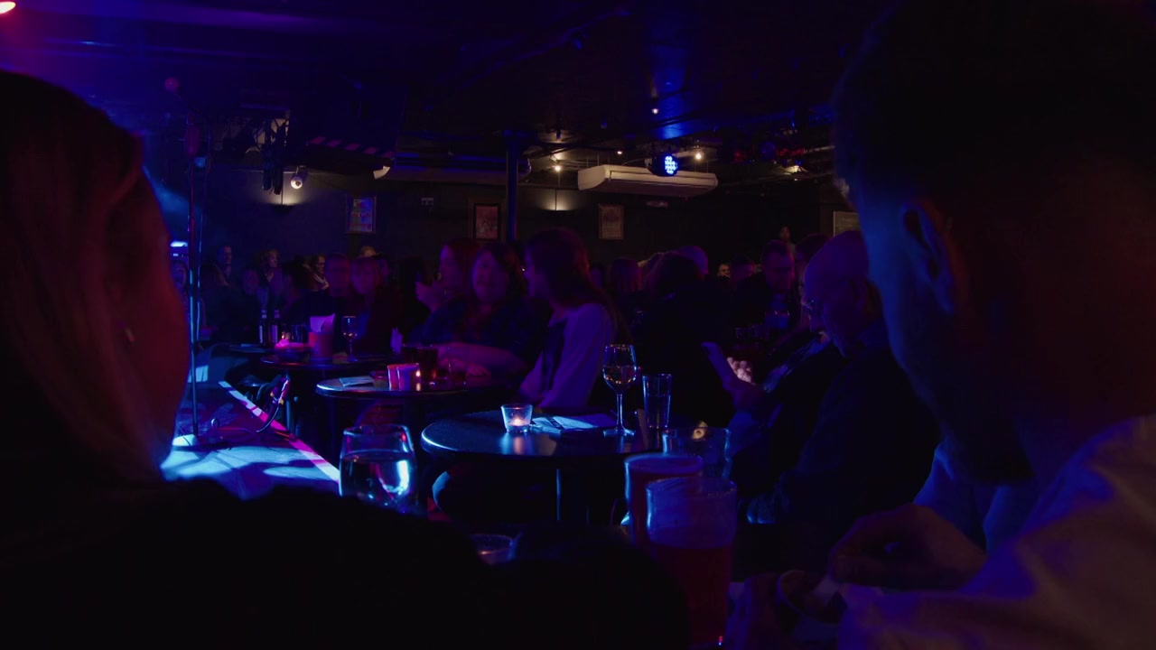 Angela Barnes: Hot Mess screenshot 2