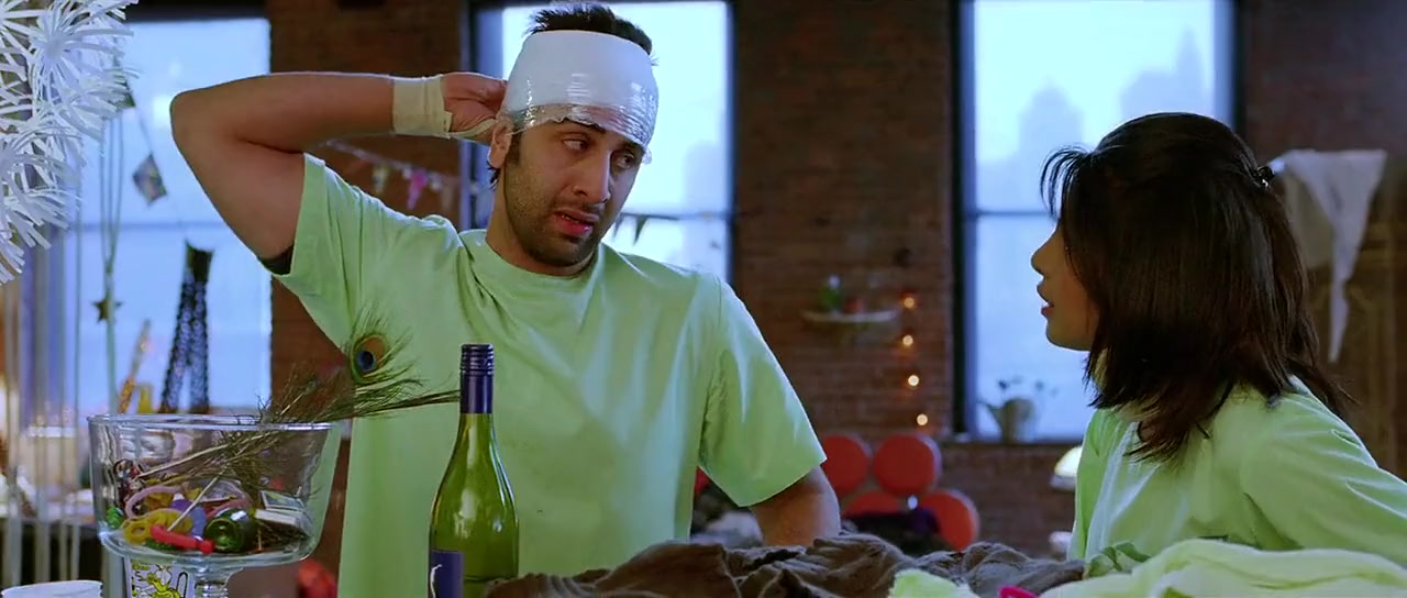 Anjaana Anjaani screenshot 3