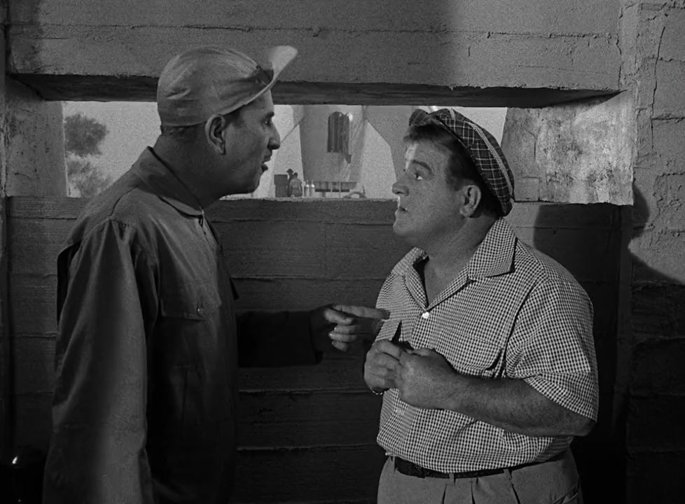 Abbott and Costello Go to Mars screenshot 1