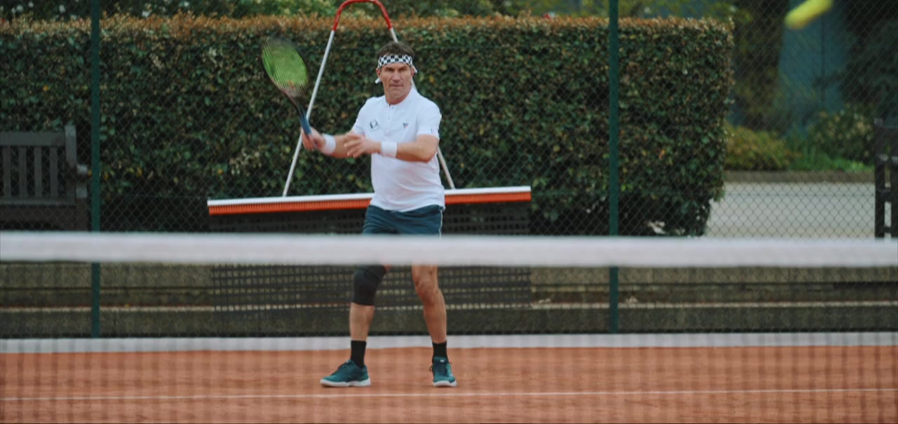 Adam Hills: Foot Fault screenshot 3