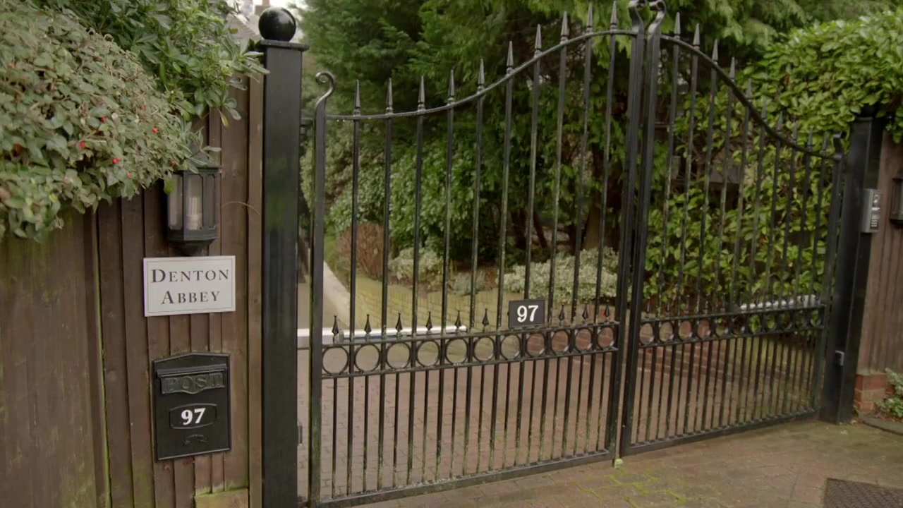 Alan Partridge's Scissored Isle screenshot 1