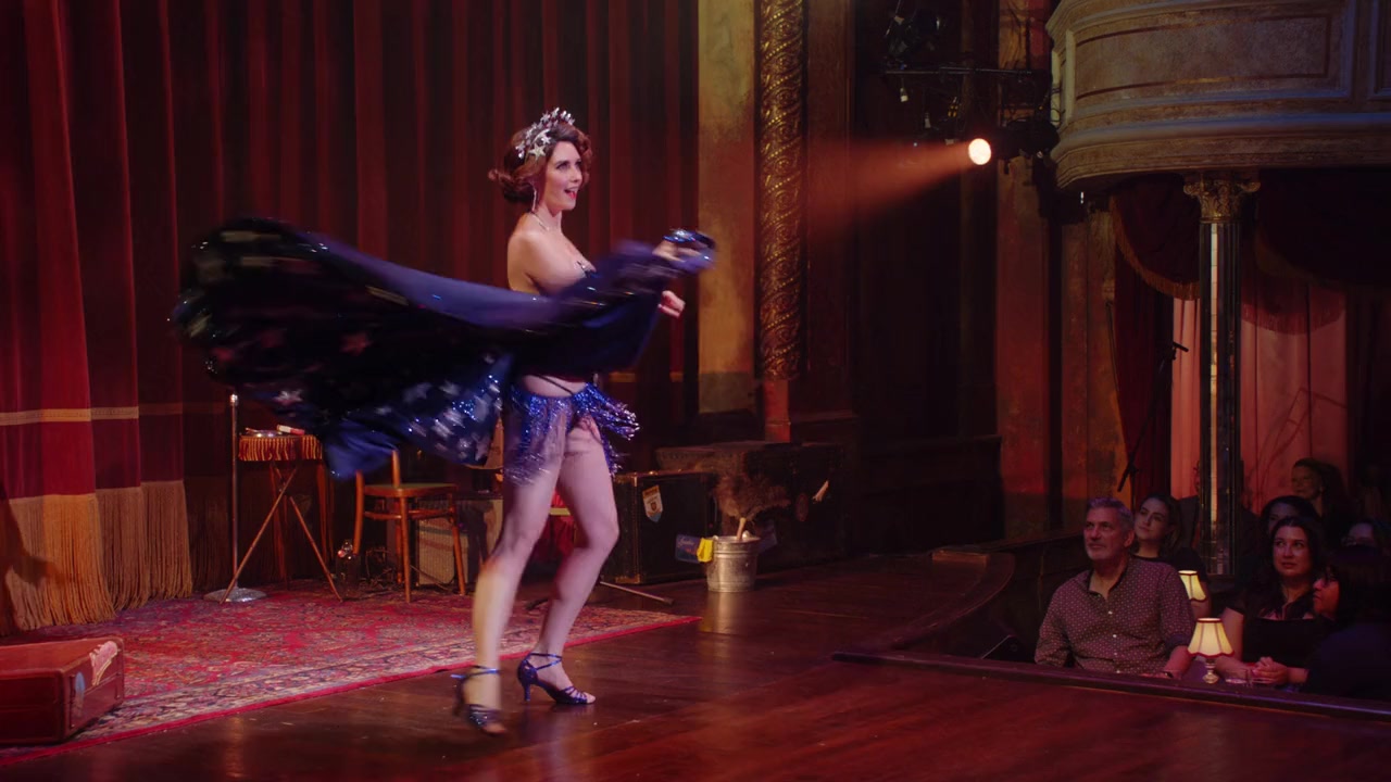 Alex Borstein: Corsets & Clown Suits screenshot 1