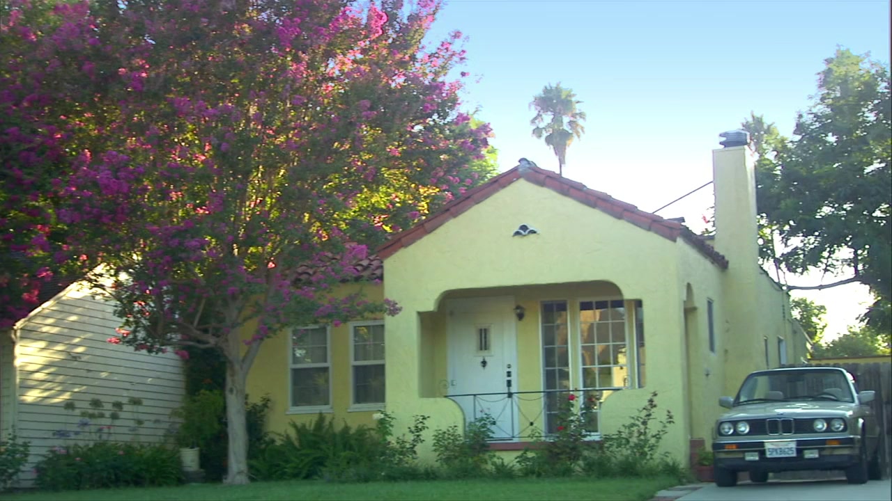 All About Us screenshot 1