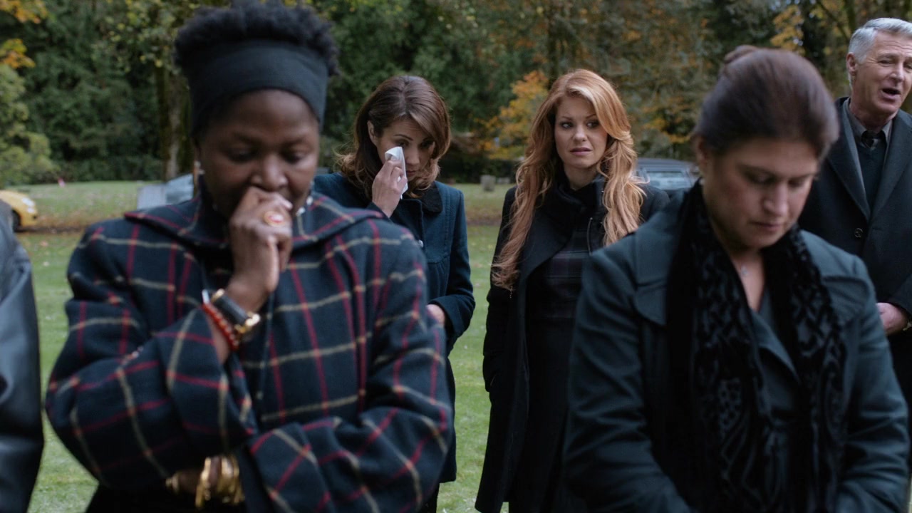 A Bone to Pick: An Aurora Teagarden Mystery screenshot 3