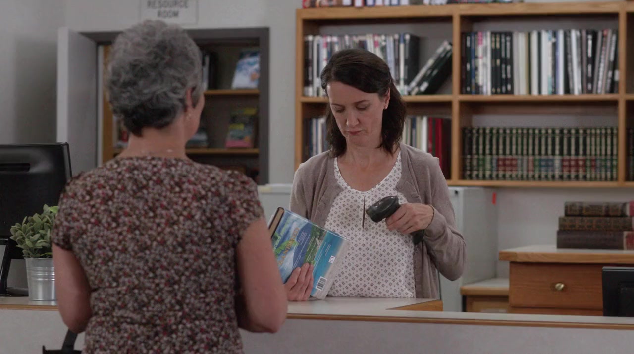 Last Scene Alive: An Aurora Teagarden Mystery screenshot 2
