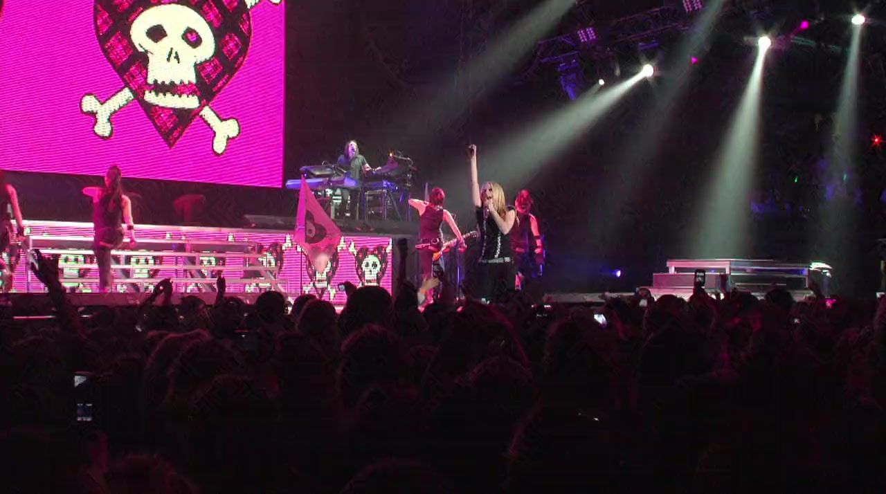 Avril Lavigne: The Best Damn Tour - Live in Toronto screenshot 3