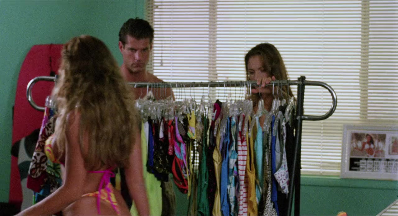 Babe Watch: Forbidden Parody screenshot 3