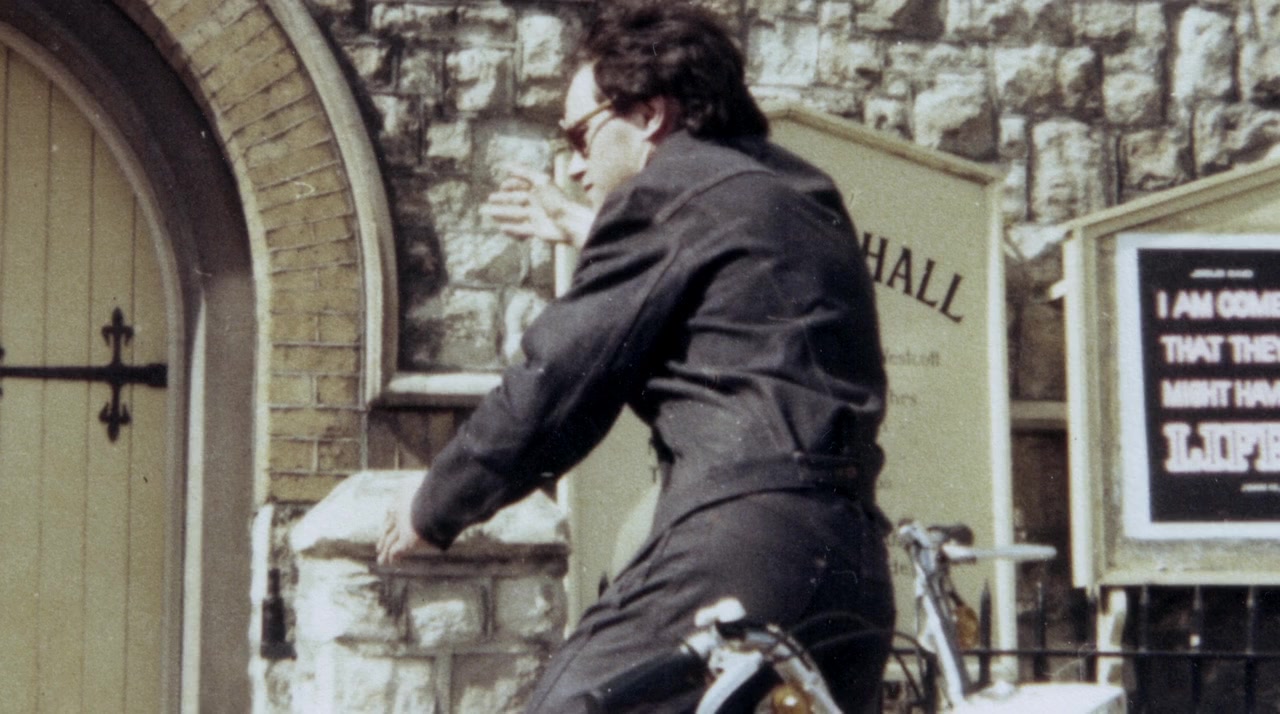 Basically, Johnny Moped screenshot 3