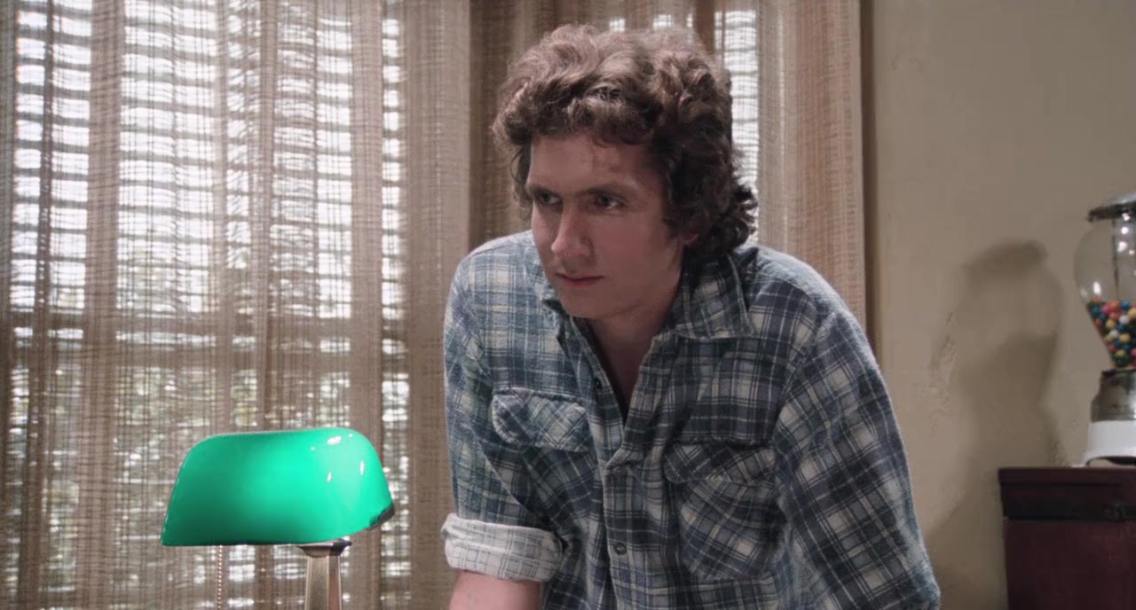 Between the Lines screenshot 2
